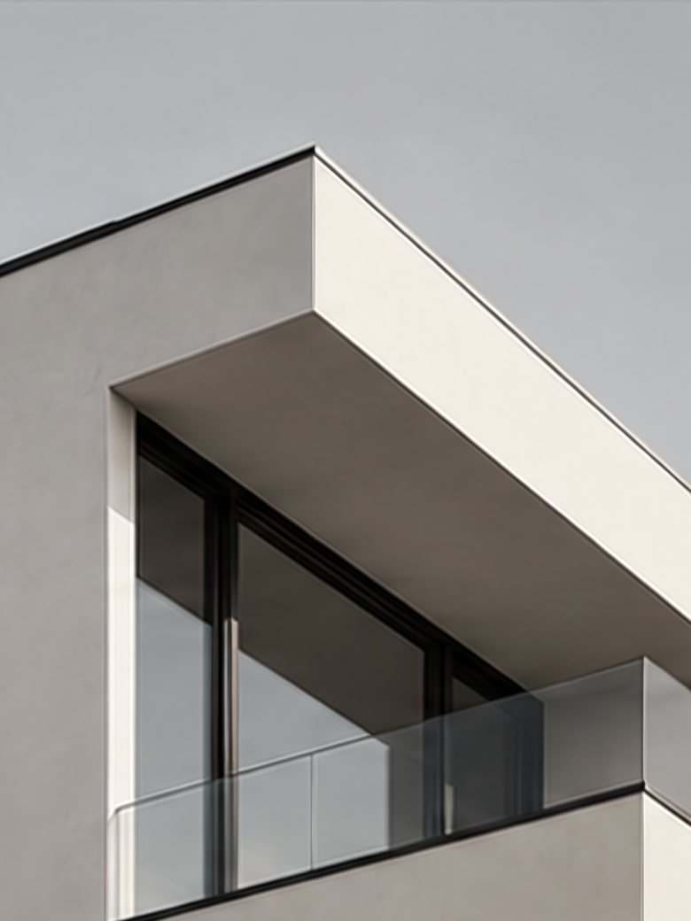 Moderne Hausfassade mit Glasbalkon
